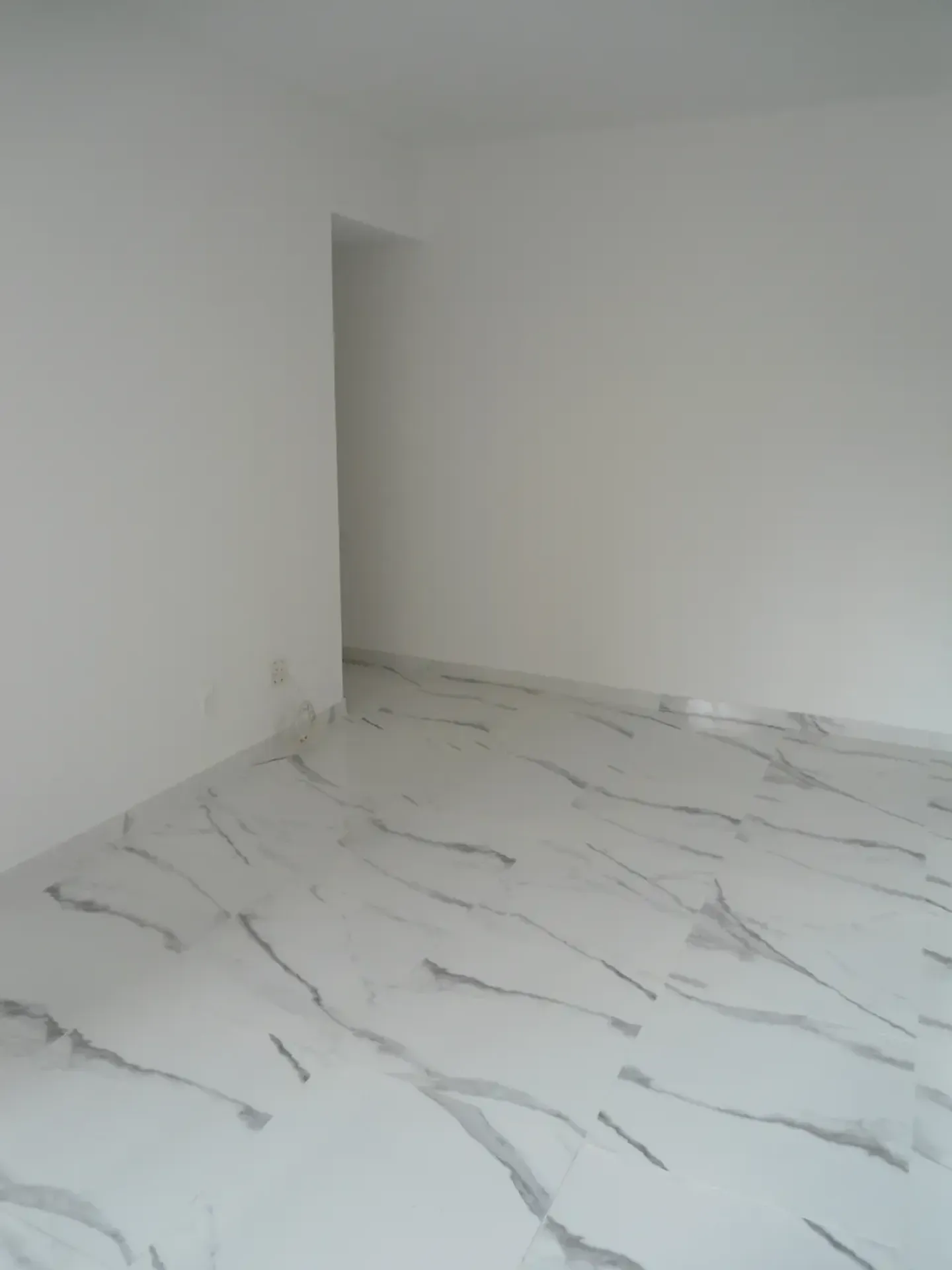 Unfurnished 2-bedroom apartment with 1 parking space — photo 20