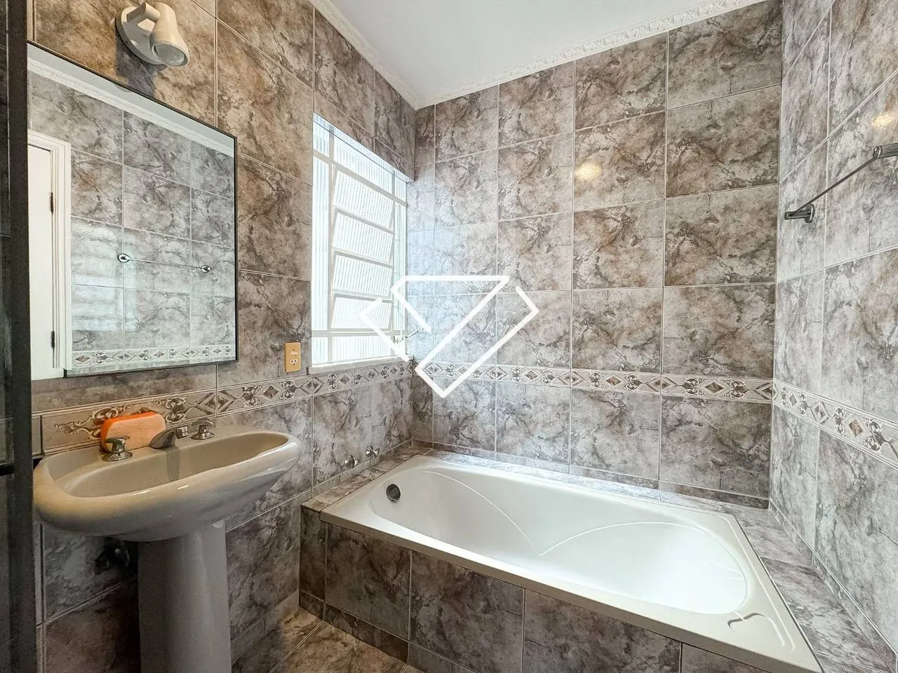 Ванна и 3 спальни: дом 177 м² — photo 22
