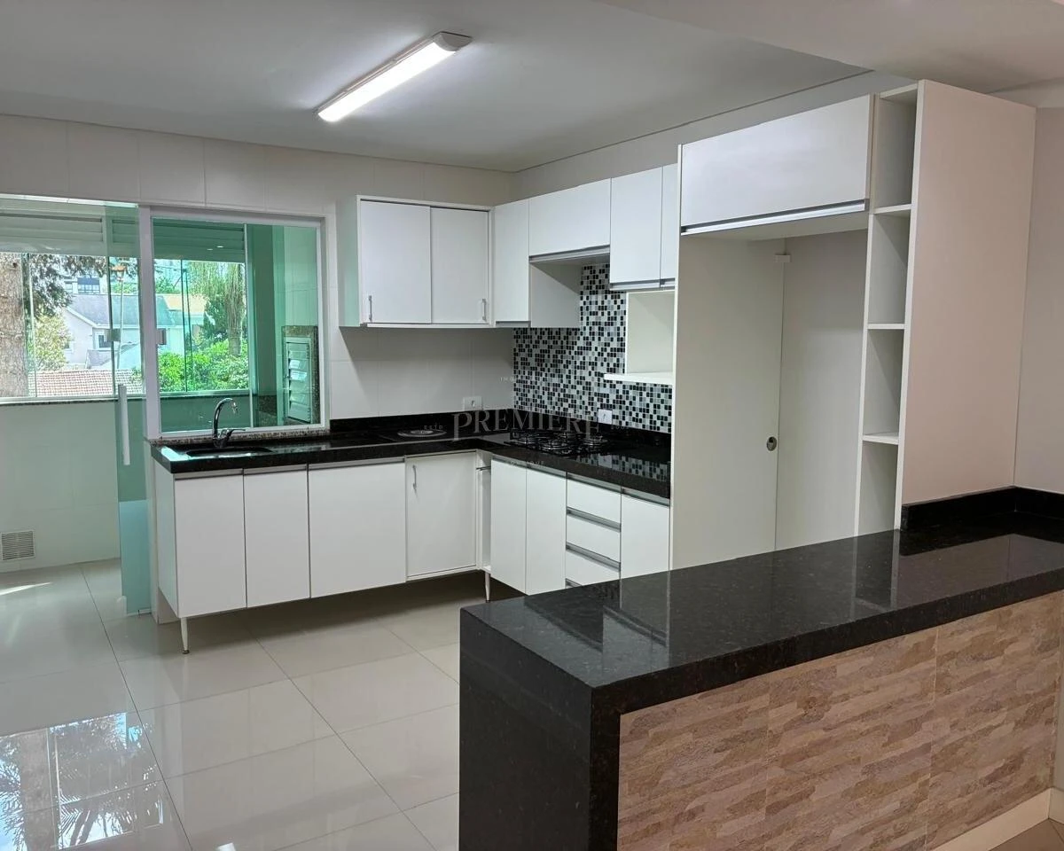 Квартира: 3 спальні, 1 з власною ванною кімнатою, 140 м² — photo 2