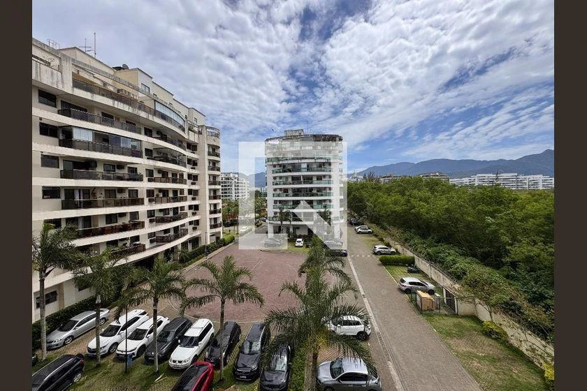 3-bedroom apartment with a glass-enclosed balcony — photo 41