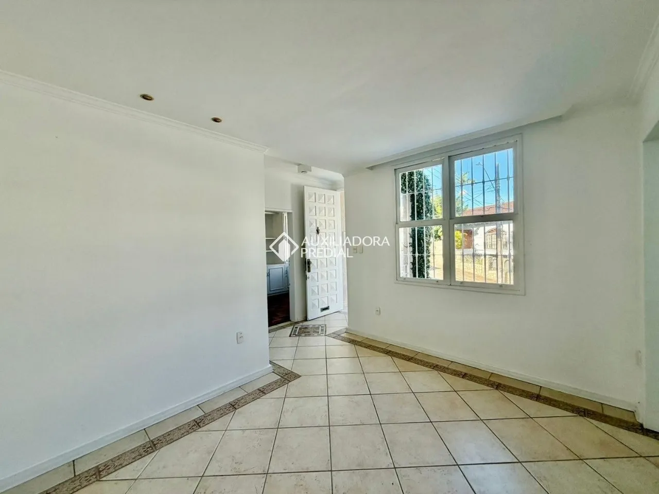 Робоче місце та 5 спалень: будинок 320 м² — photo 7