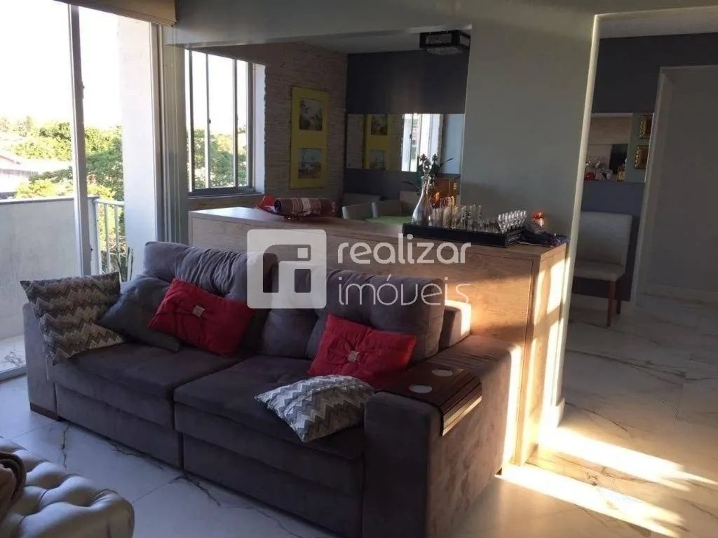 Furnished 3-bedroom apartment with terrace and private garden