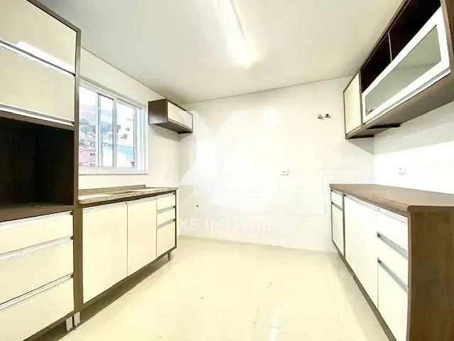 Sobrado com 3 quartos e 4 banheiros para locação — photo 8