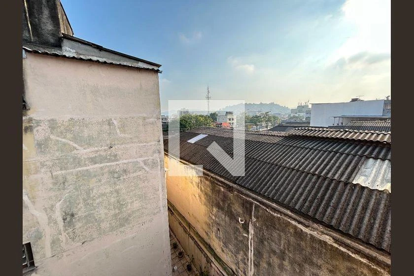 Apartamento com piso de madeira ou laminado, Pilares — photo 6