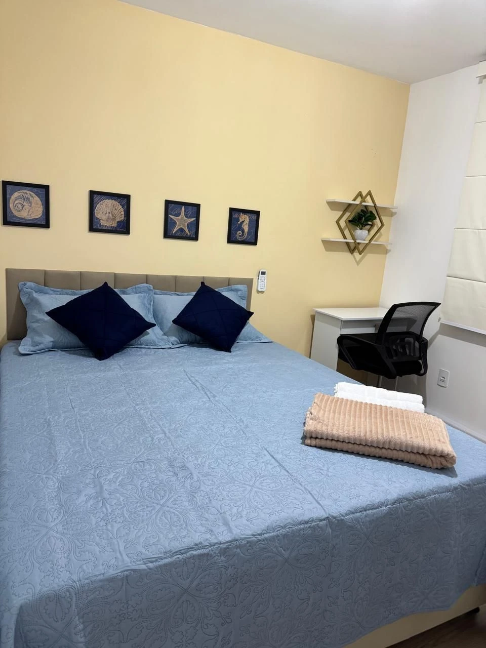 Furnished 2-bedroom apartment with 2 bathrooms — photo 14