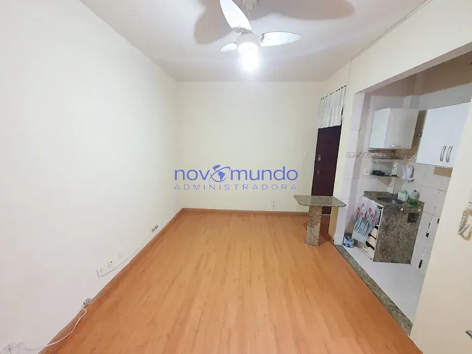 Studio, 23 m², with wood or laminate floors — photo 7