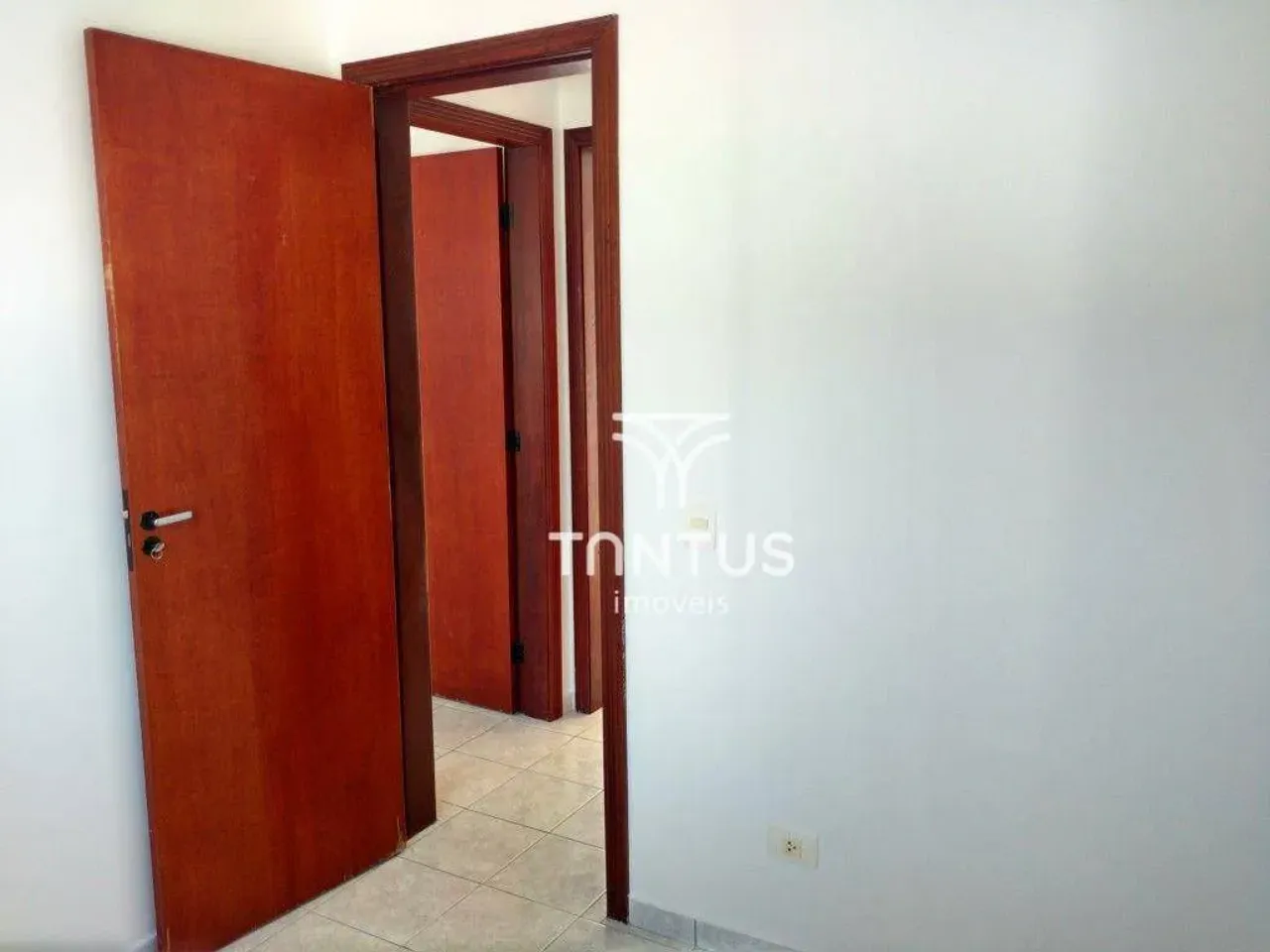 3-bedroom apartment with a separate, closed kitchen — photo 17