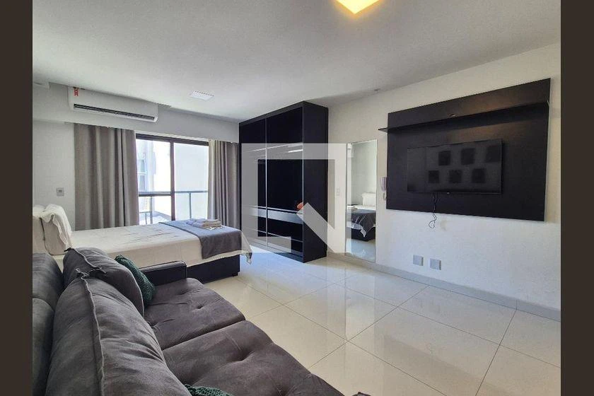 Furnished 45 m² studio with 1 bedroom and balcony — photo 3