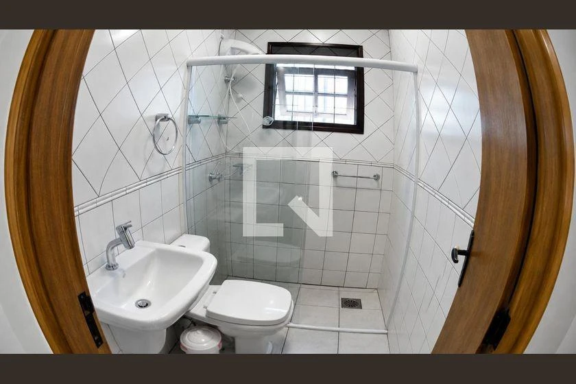 Облаштований будинок з 4 спальнями та 320 м² — photo 36