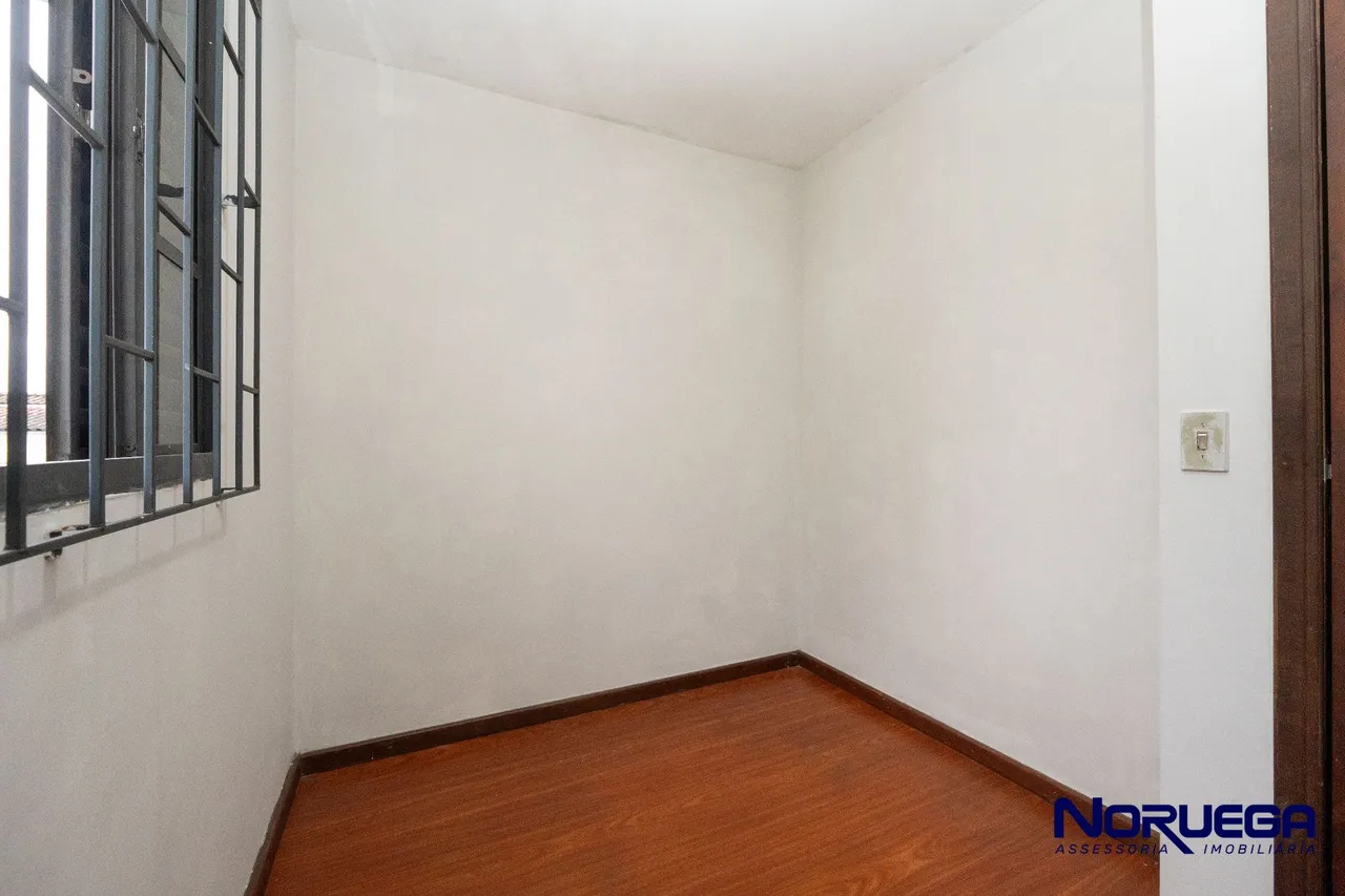 House with a closed kitchen and 3 bedrooms — photo 15