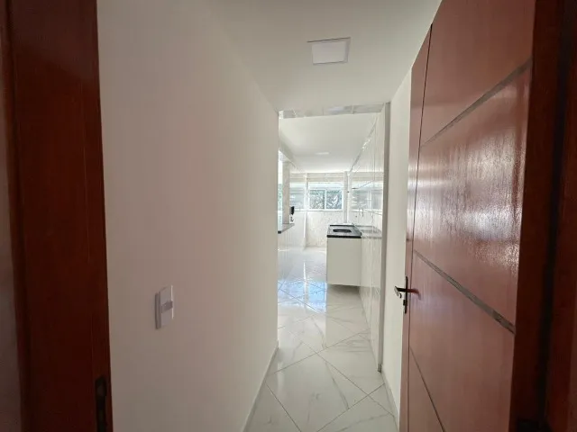 Unfurnished 1-bedroom apartment with open-plan kitchen — photo 19