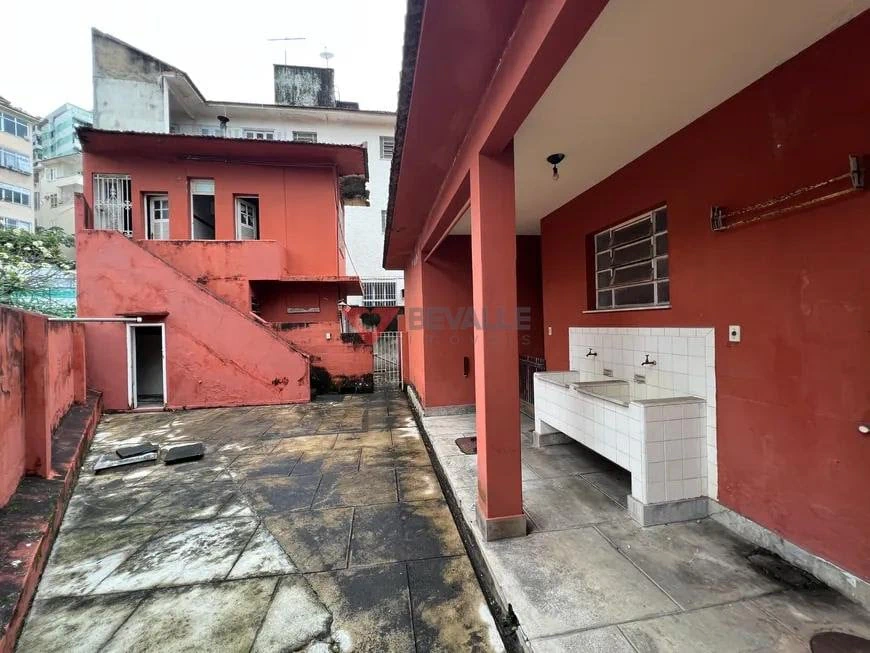 House with 7 bedrooms and built-in closets 350 m² — photo 24