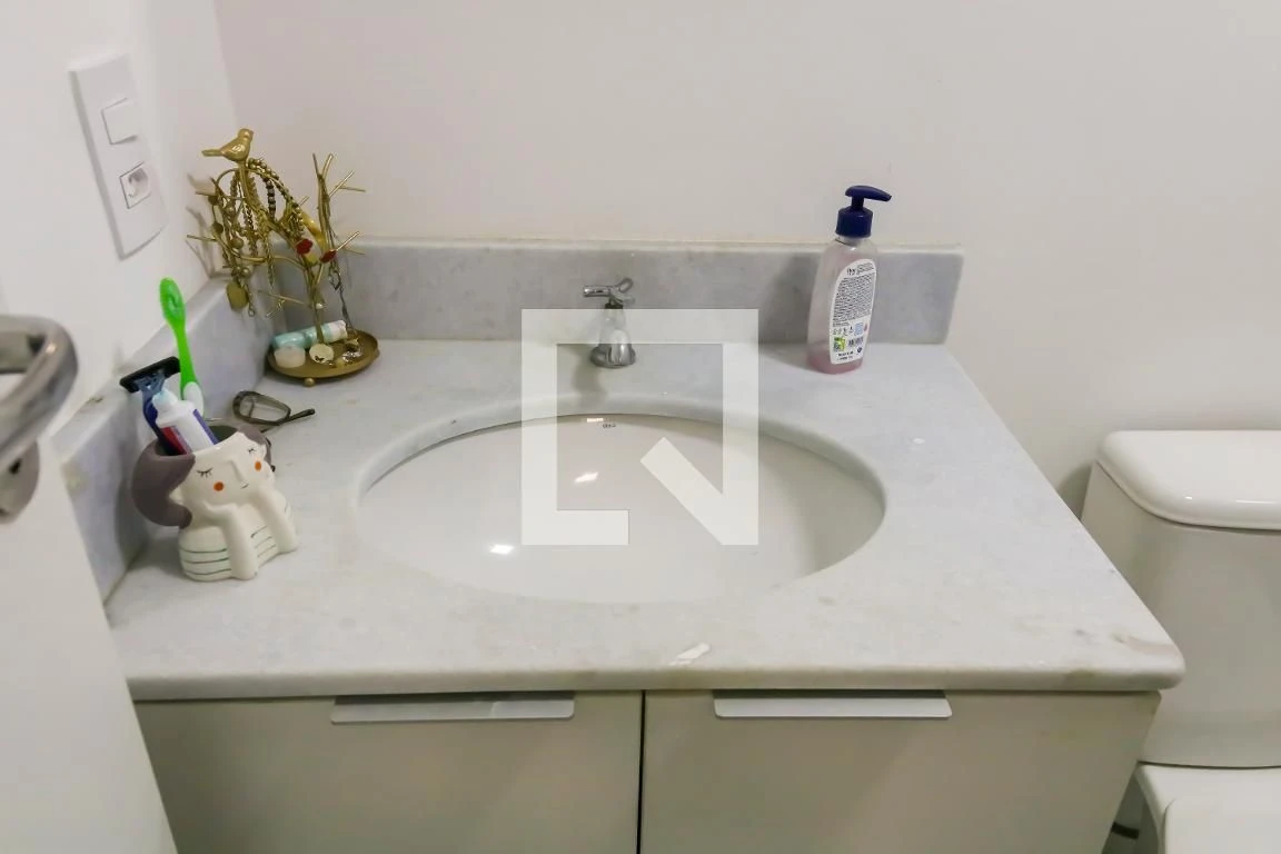 2-bedroom apartment with a home office — photo 57