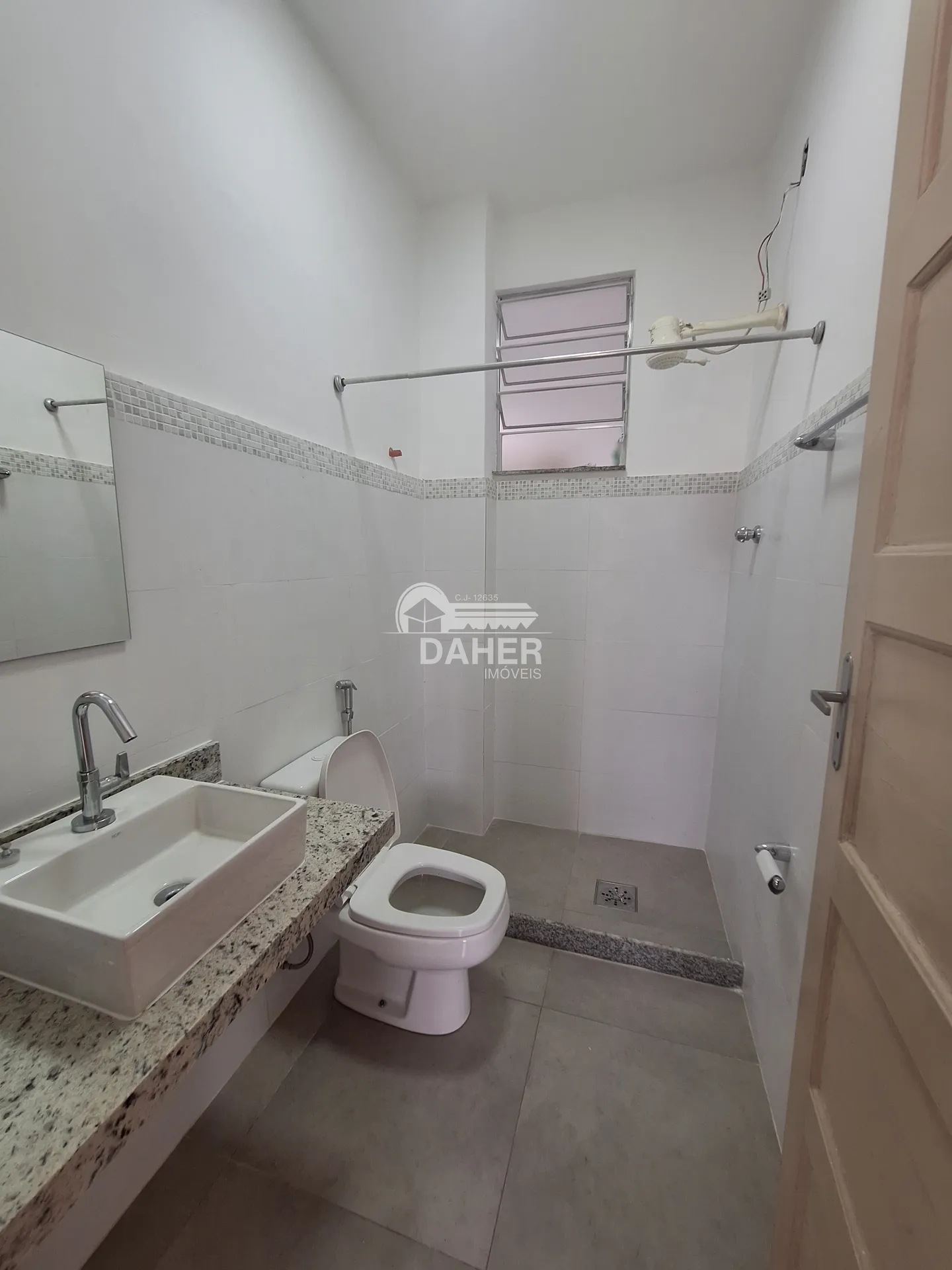 Apartamento de 2 quartos com banheiro de ducha elétrica — photo 4