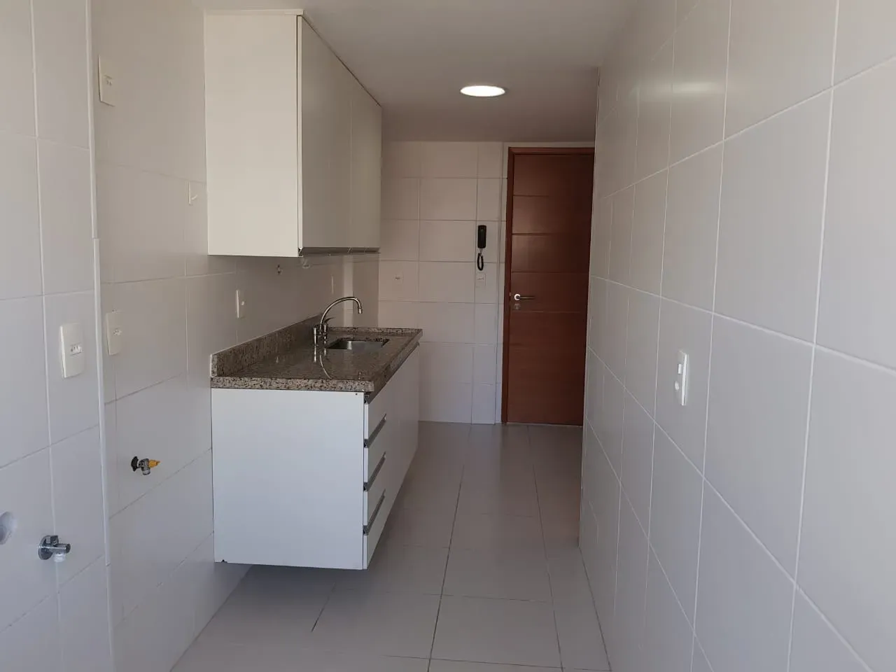 Балкон с грилем и 2 спальни: квартира 91 м² — photo 34