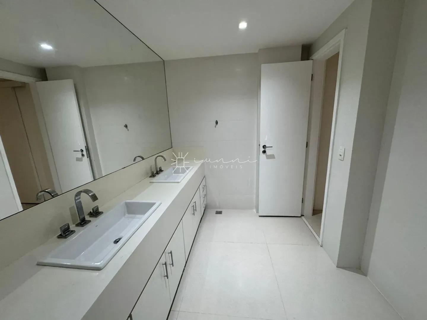 Apartamento com 4 quartos e 5 banheiros com terraço — photo 21