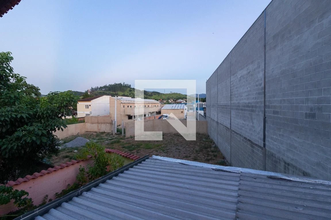 200 m² house with a private BBQ and a private pool — photo 49