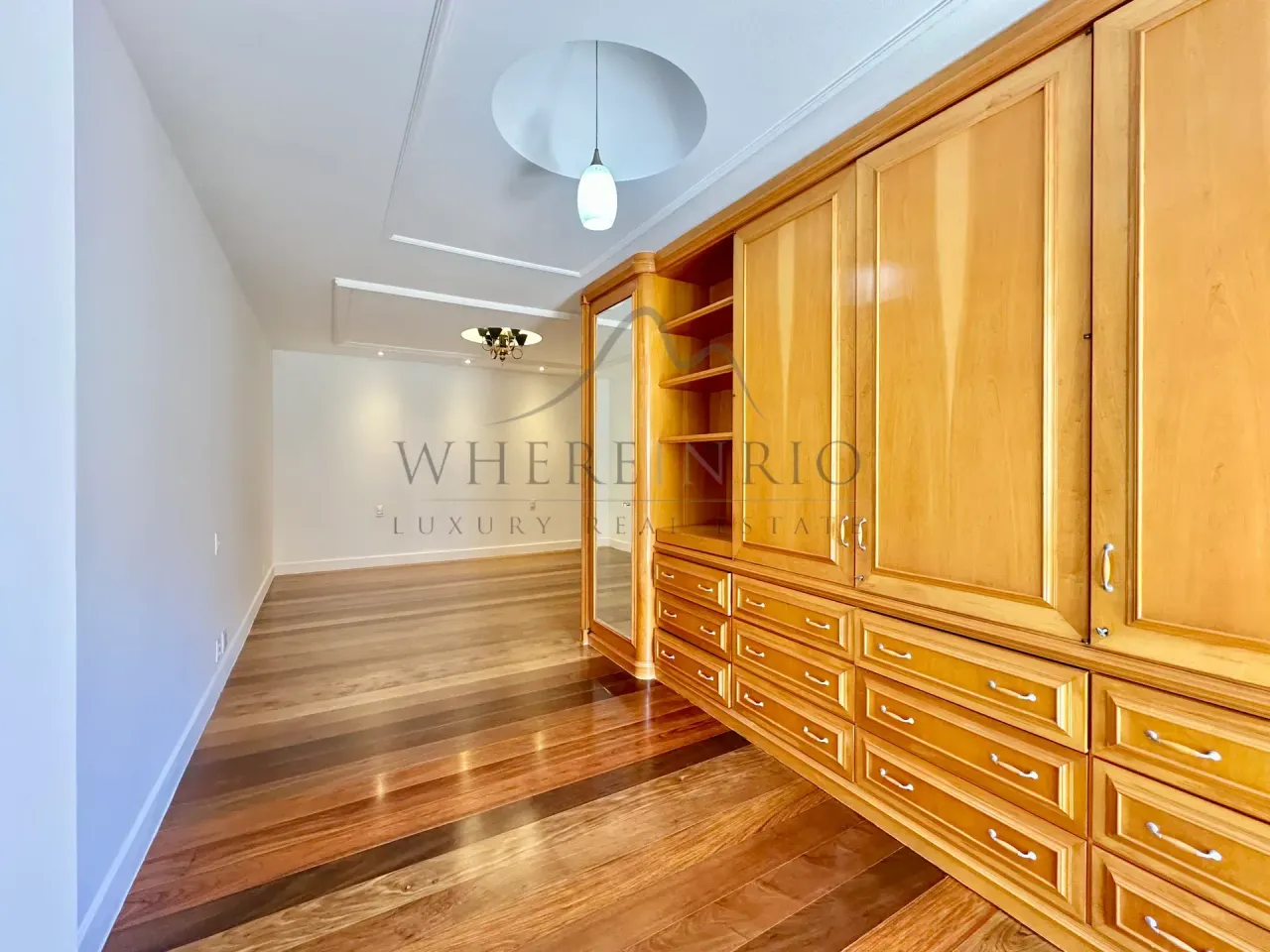 Apartment with air conditioning and 4 bedrooms — photo 12