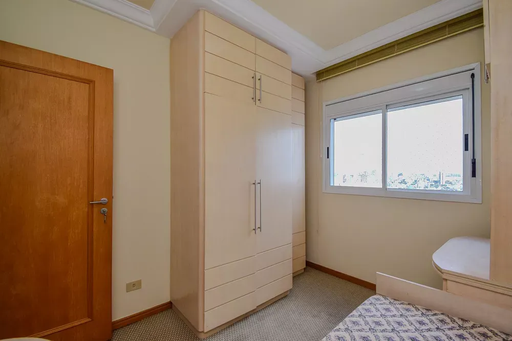 Furnished apartment with 3 bedrooms and 115 m² — photo 3