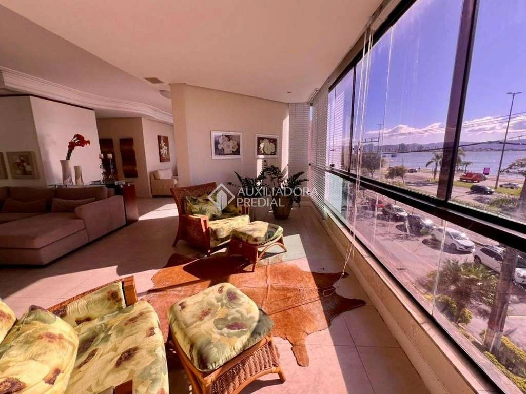 Apartamento de 290 m² com 4 suítes e varanda envidraçada — photo 2