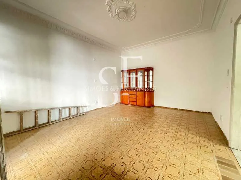 Casa com 4 quartos, 3 banheiros e 4 vagas — photo 2