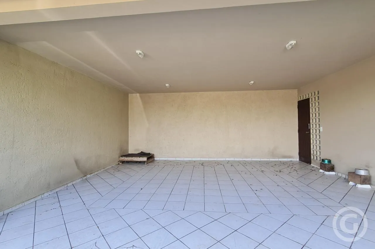 Detached house with 5 en-suite bedrooms and private BBQ — photo 5