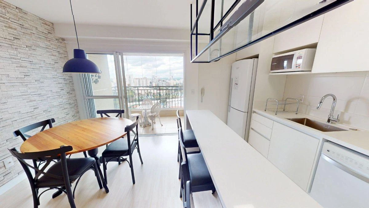 Furnished apartment, 95 m², with a glass-enclosed balcony — photo 24