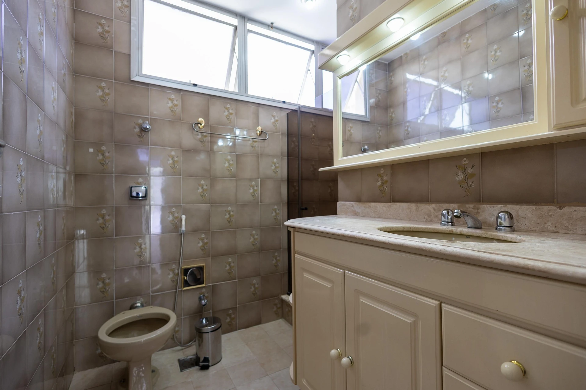 77 m² apartment with a home office and a mountain view — photo 28