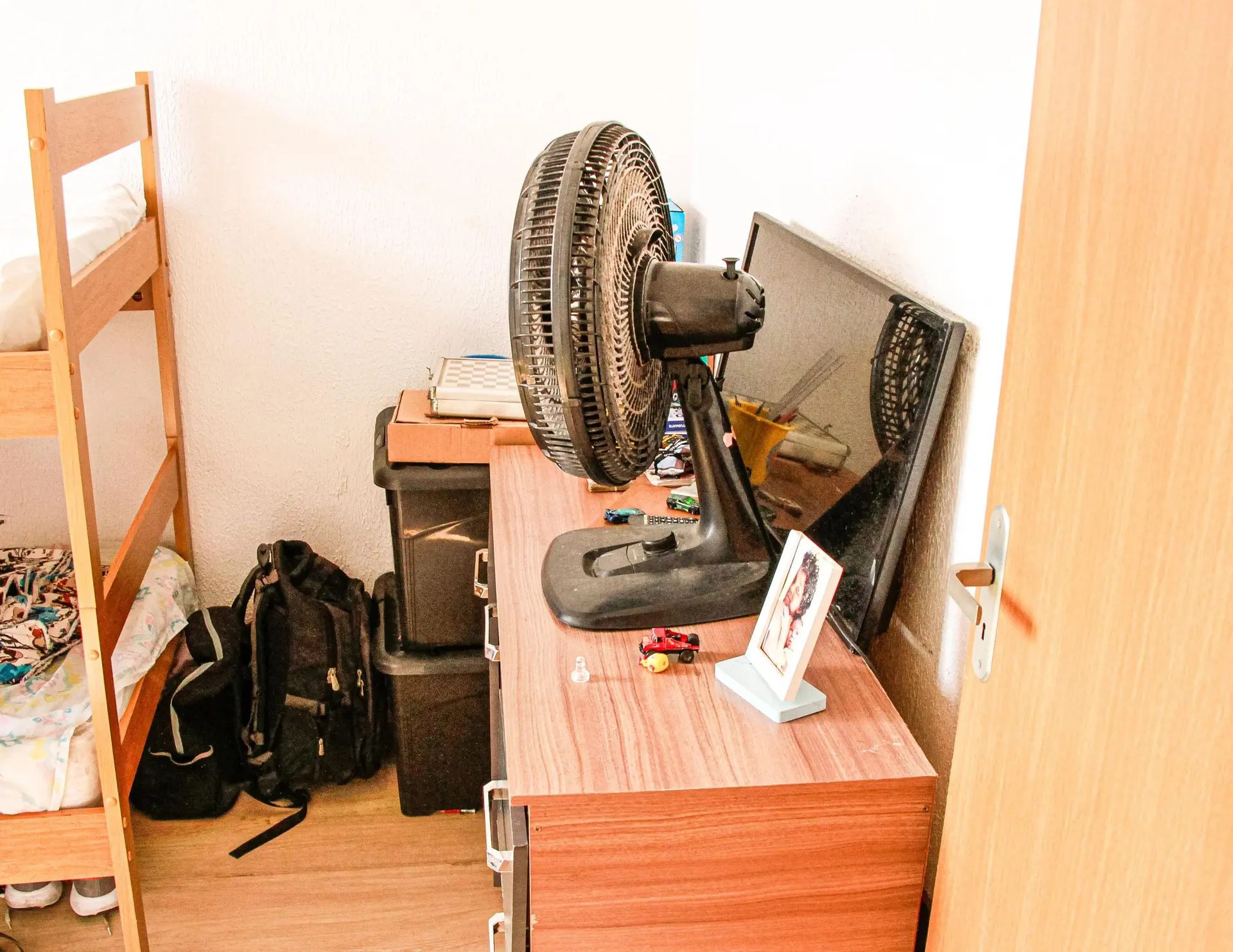 Furnished 2-bedroom apartment with open-plan kitchen — photo 14