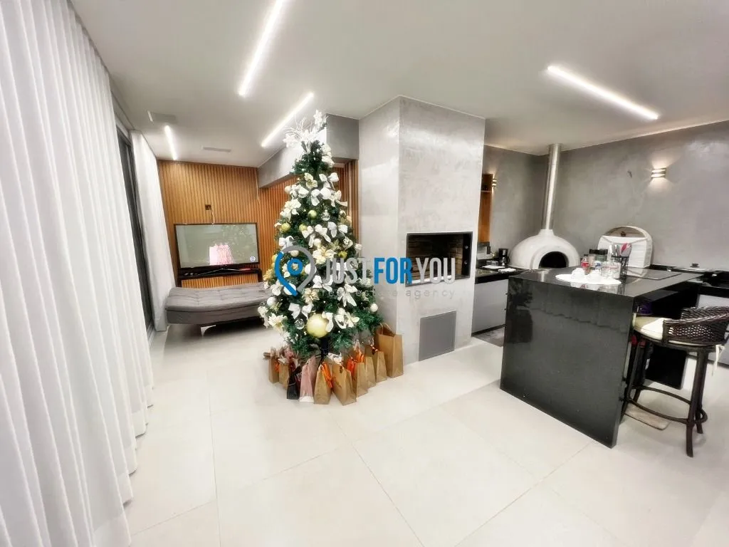 3-bedroom duplex with 4 bathrooms and 189 m² — photo 32