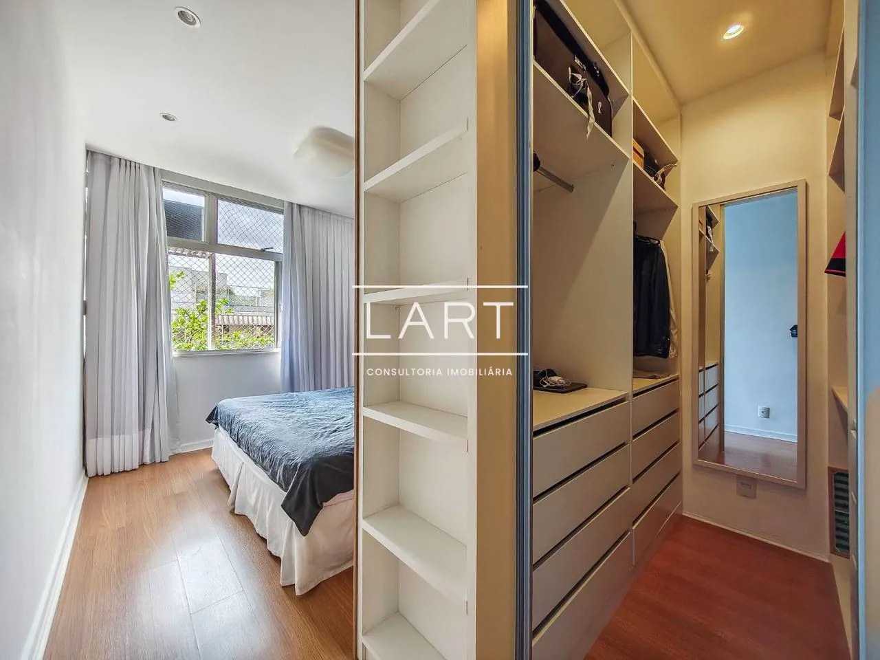 Apartamento de 310 m² com lava-louças e banheira — photo 26