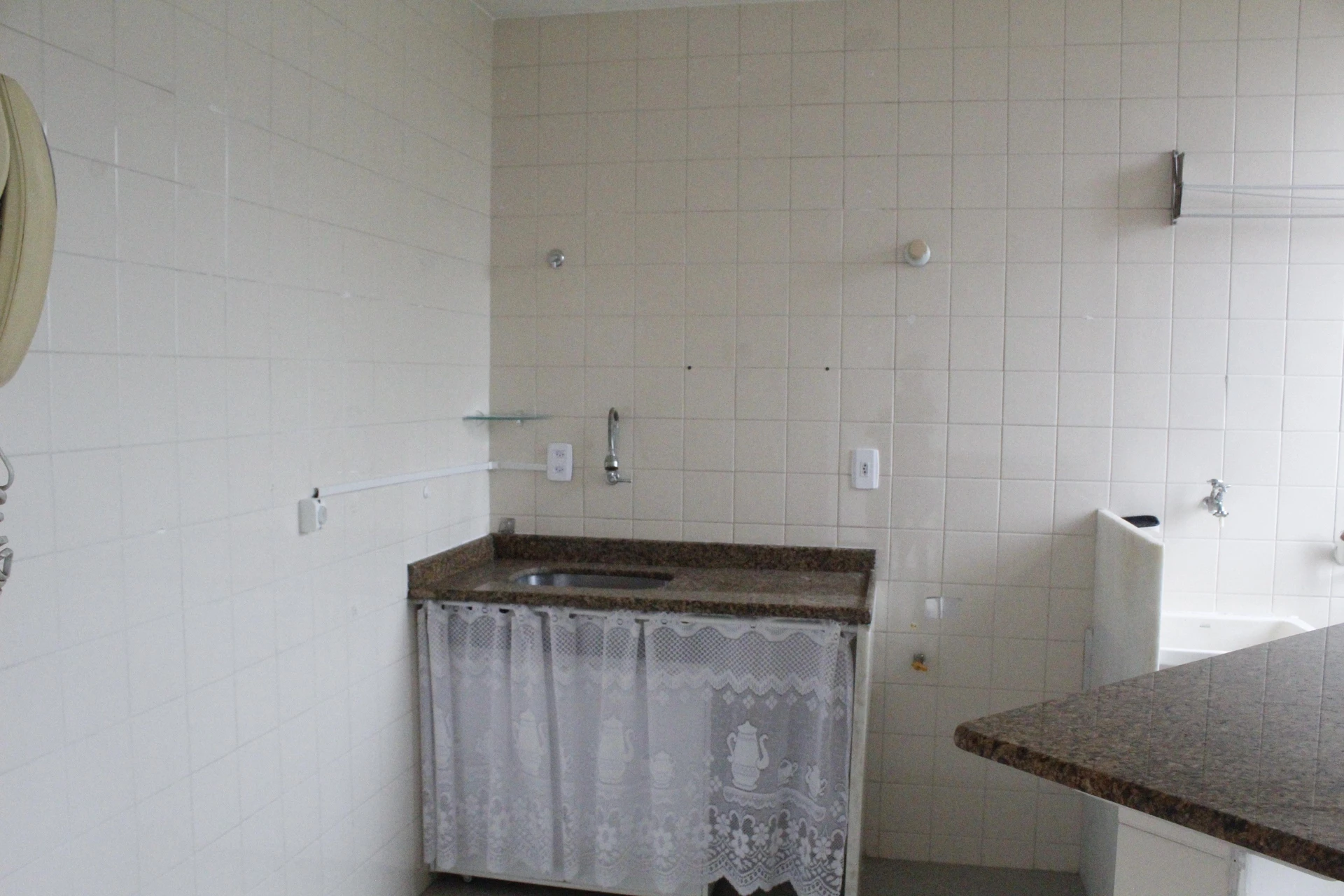 Rental apartment with 3 bedrooms and 1 bathroom — photo 2