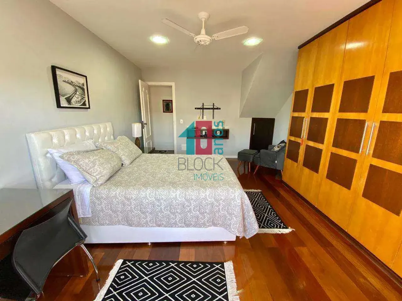 Furnished apartment with 4 bedrooms and 4 bathrooms — photo 12