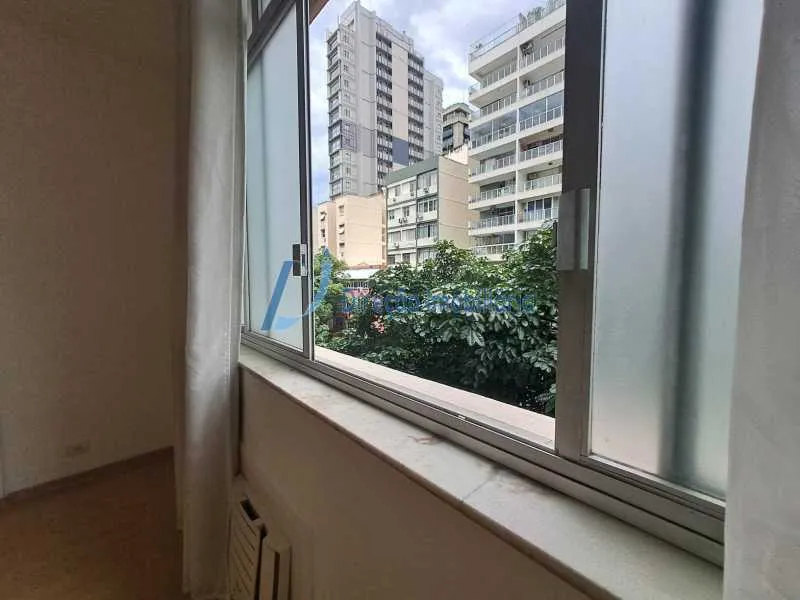 2-bedroom apartment with a walk-in closet in Rio de Janeiro — photo 4