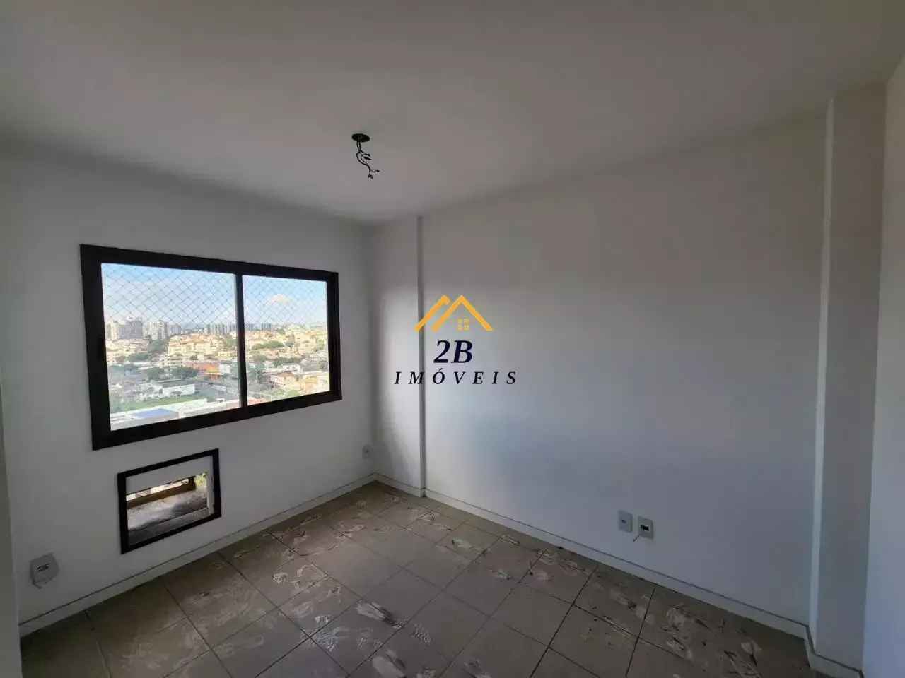 Unfurnished apartment with 3 bedrooms and 2 bathrooms — photo 14