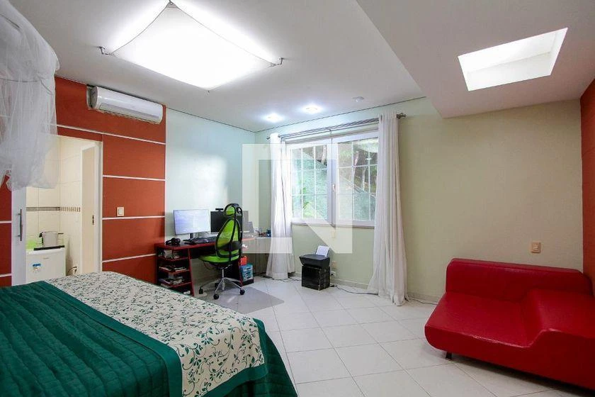 Furnished house with 4 bedrooms and an open-plan kitchen — photo 47