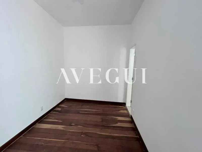 House with 4 bedrooms and 5 bathrooms — photo 17