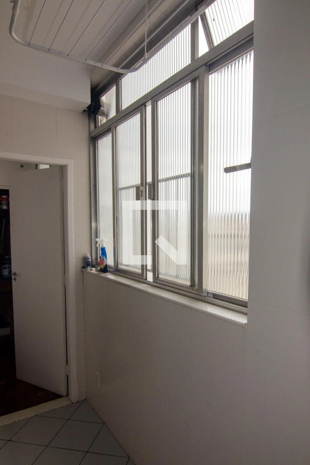 Furnished apartment, 166 m², with floor-to-ceiling windows — photo 44