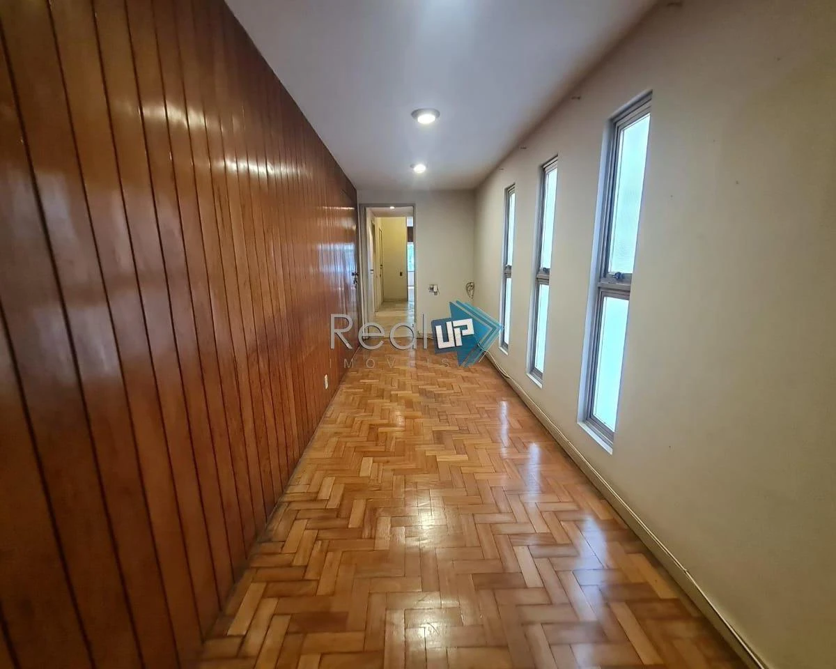 Apartment with 4 bedrooms and 5 bathrooms and 2 parking spaces — photo 15