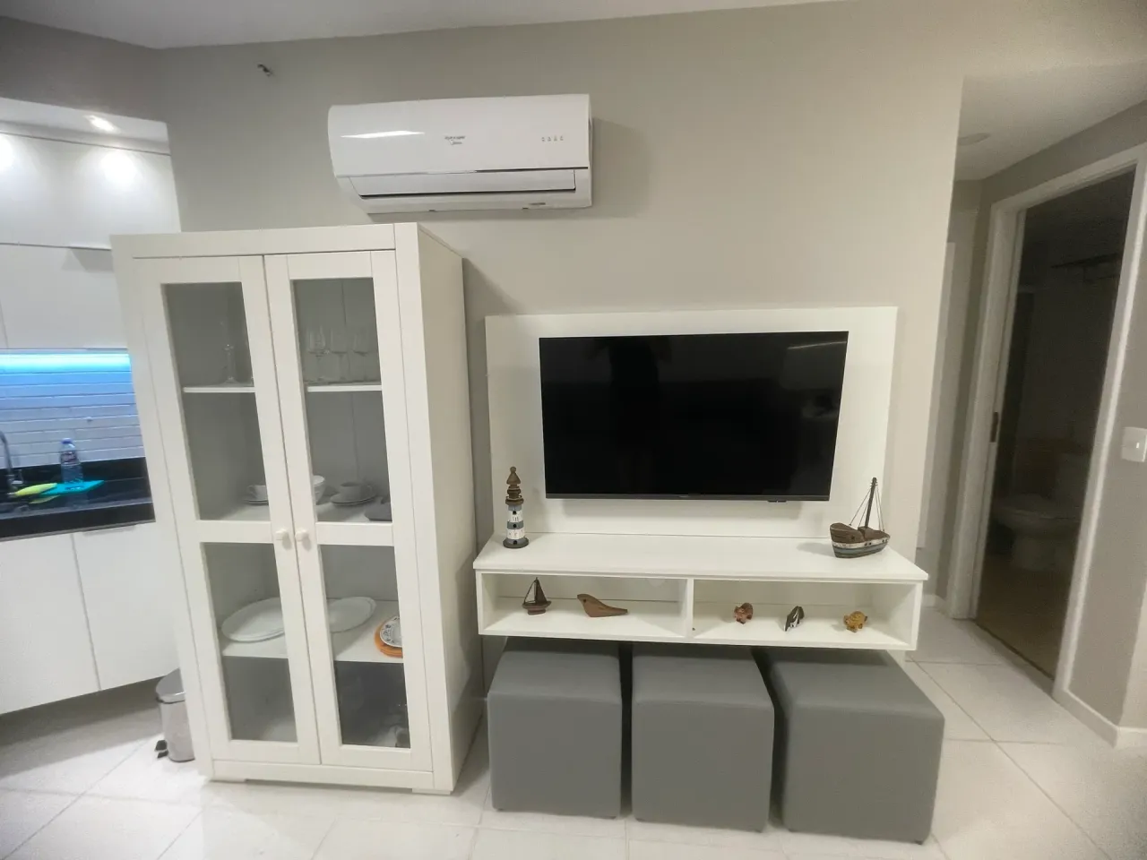 Furnished apartment with 1 bedroom and water view — photo 6