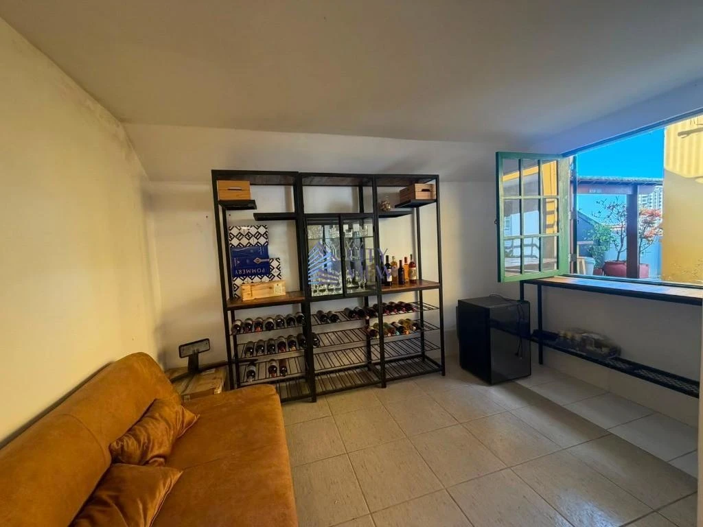 4-bedroom 500 m² house with 5 bathrooms — photo 41