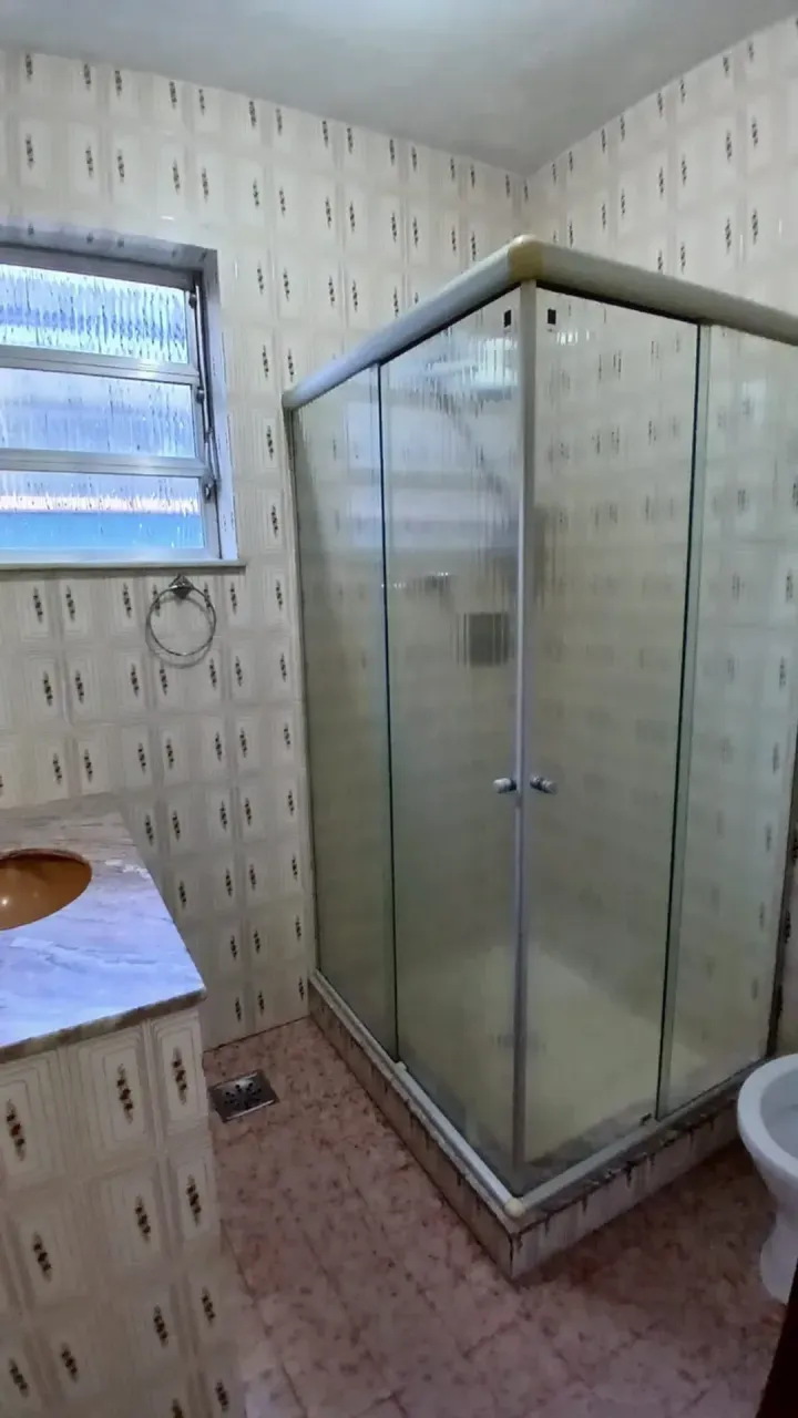 House with 3 bedrooms and 1 bathroom with electric shower — photo 8