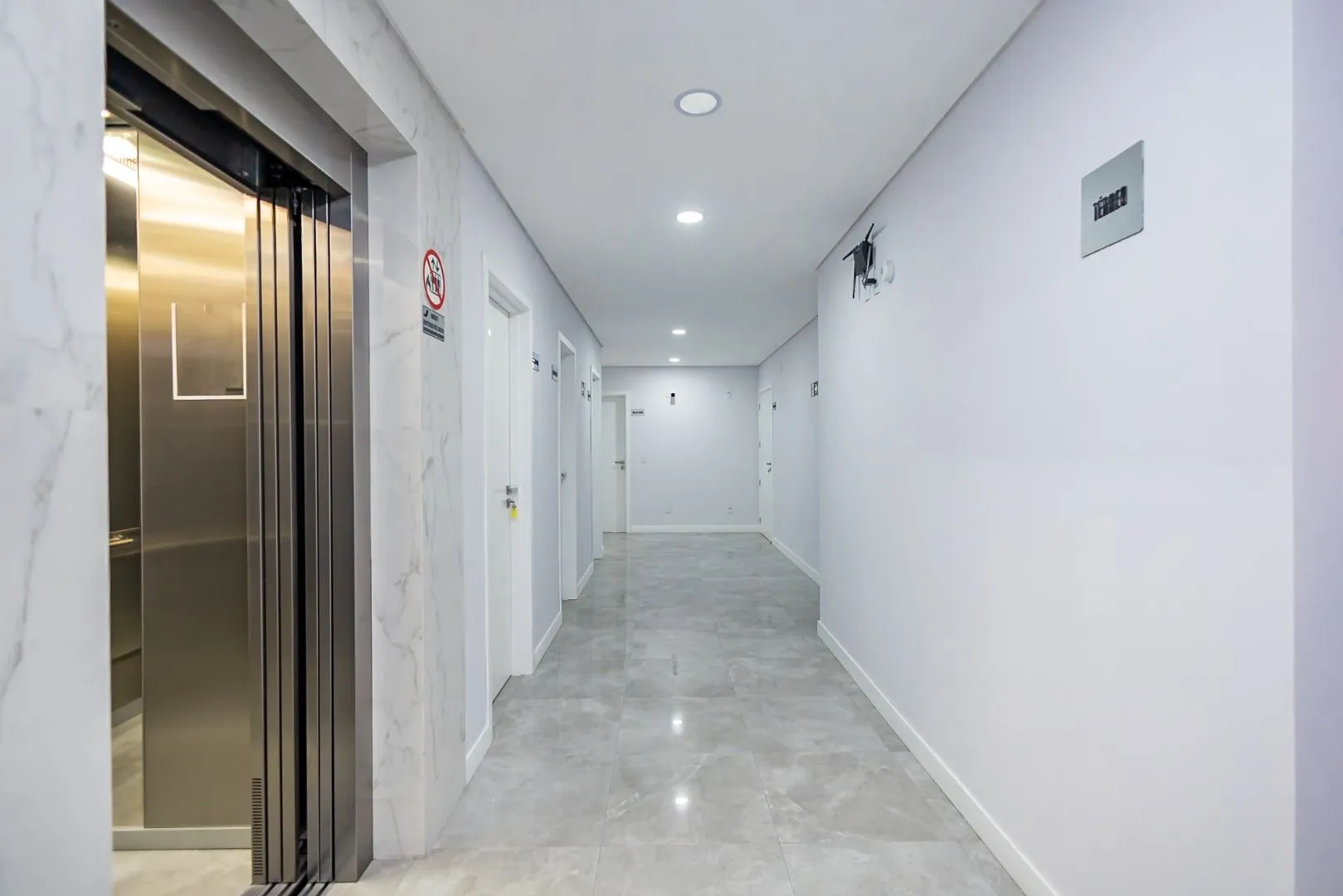 Furnished 2-bedroom apartment with 1 parking space — photo 38