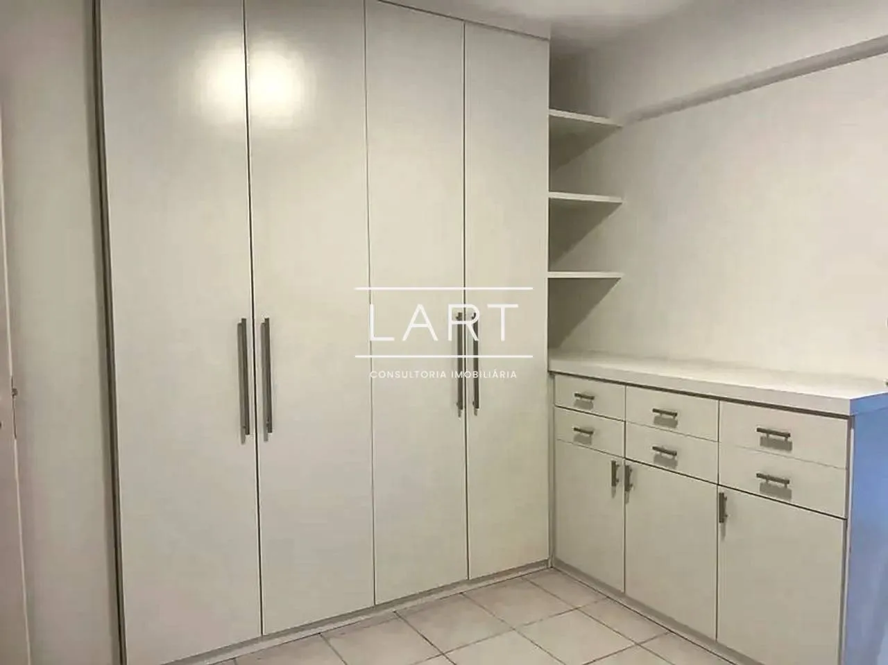 Apartment on the 2nd floor with a glass-enclosed balcony — photo 4