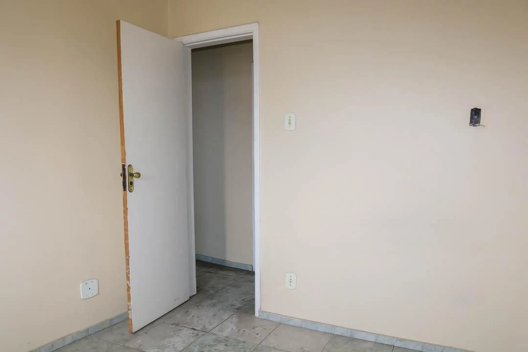 Apartamento de 2 dormitorios y 1 baño con cocina cerrada — photo 19