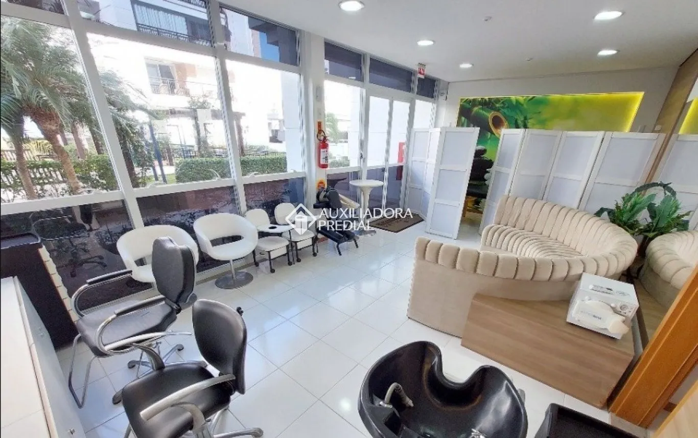 Apartment with open-plan kitchen and private garden — photo 40