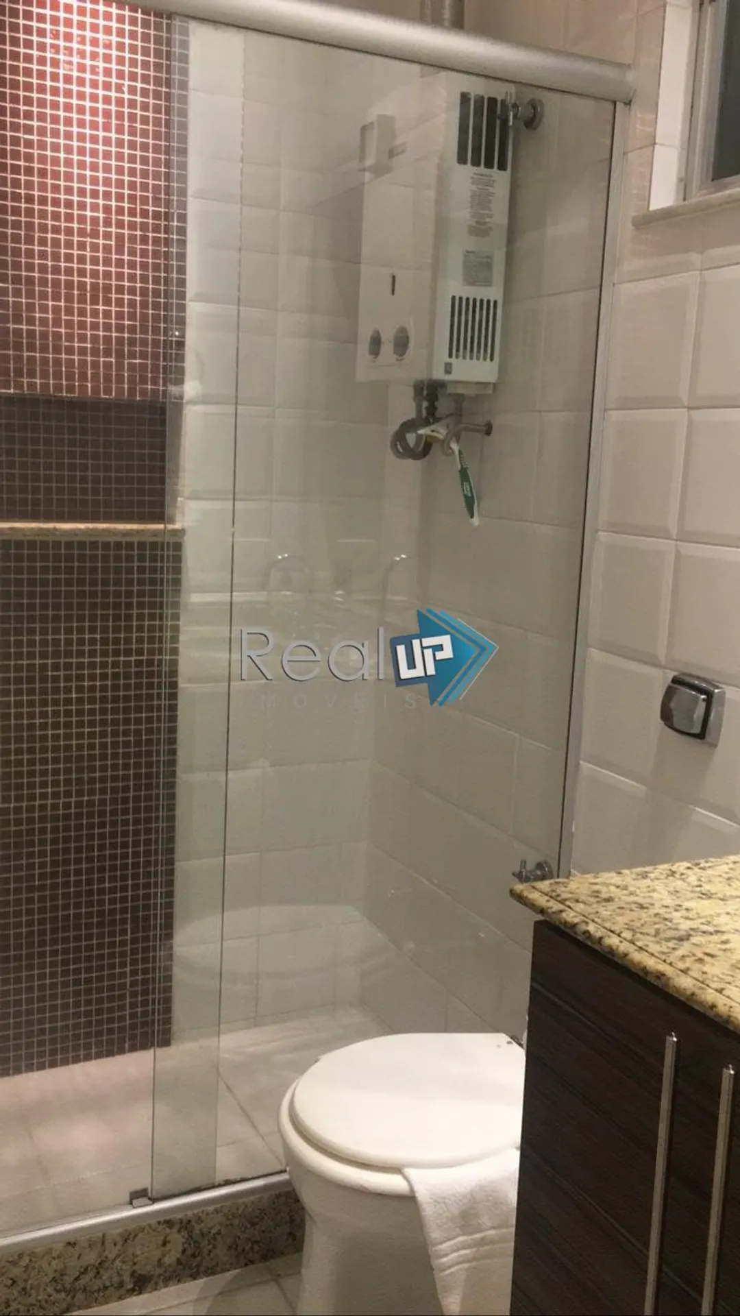One-bedroom apartment with a washing machine — photo 19