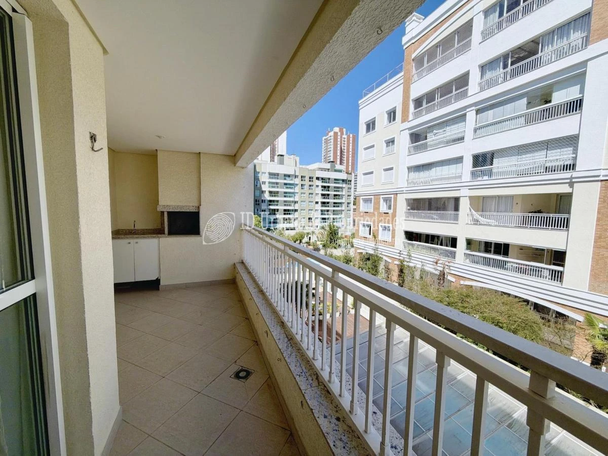 3-bedroom apartment in a building with a pool — photo 9