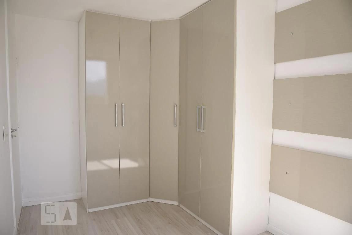 Wood or laminate floors in a 2-bedroom apartment, 48 m² — photo 9