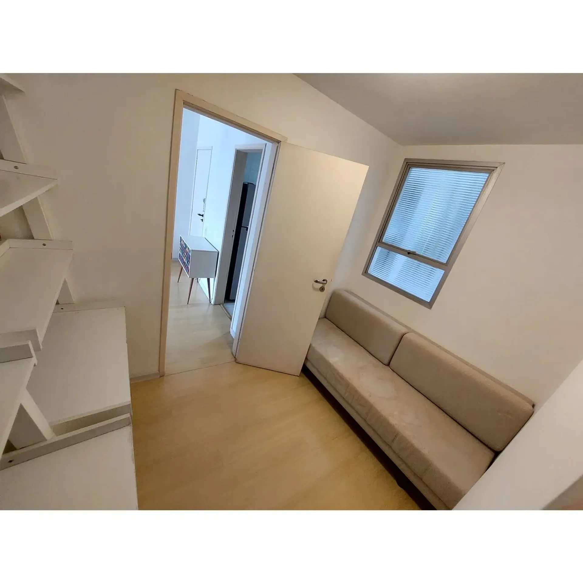 One-bedroom apartment with a washing machine — photo 29